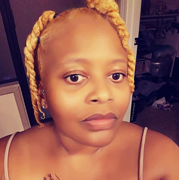 Meet your Posher, Candance - Picture 5 of 8